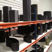 ATELIER DE DÉCOUPE DE MANCHONS DE COURROIES